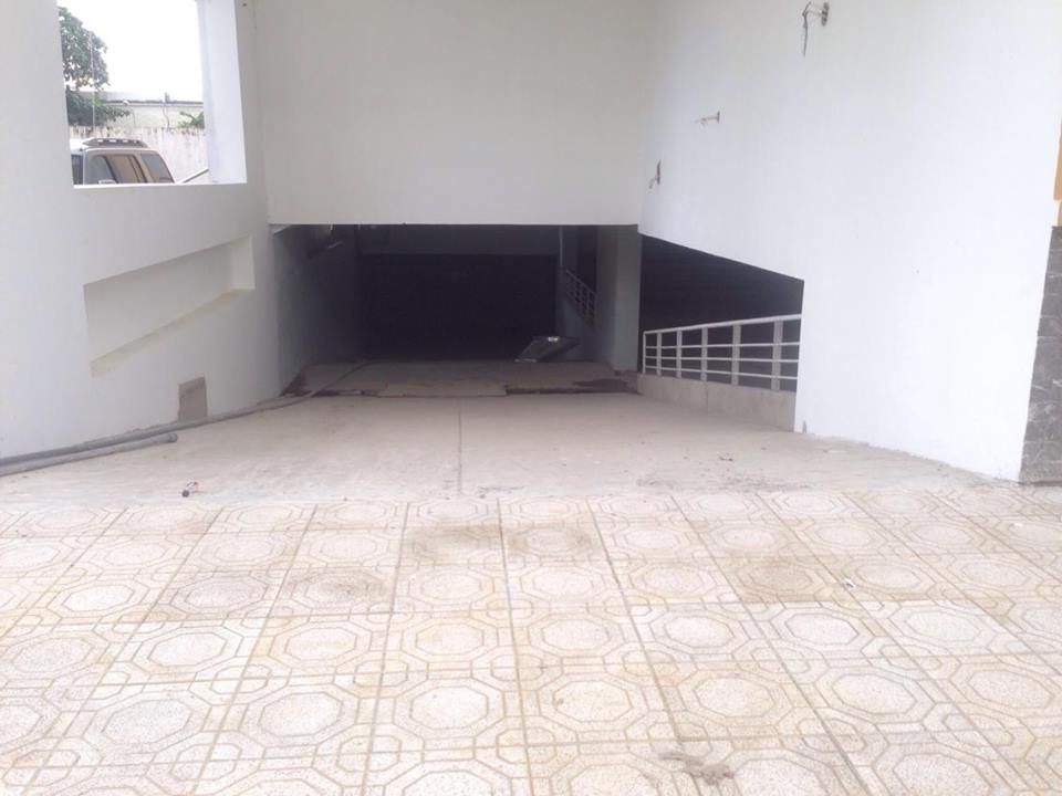 Đường xuống tầng hầm