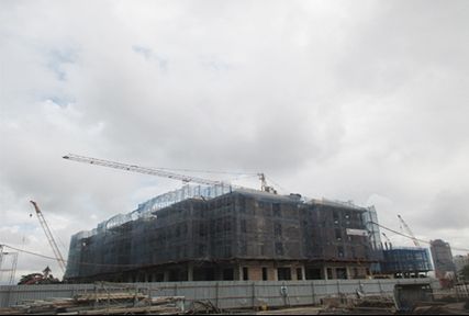 The Victoria: các căn giai đoạn 1 đã bê tông cốt thép lên đến mái, đang hoàn thiện mặt ngoài