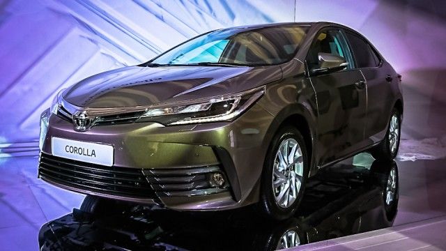 2016-Toyota-Corolla-facelift-front-quarter-Live-Images-640x360_zps6rx2ow6g.jpg
