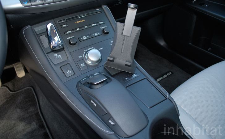 rsz-lexus-ct200h-center-console_zpskhzkkpt9.jpg