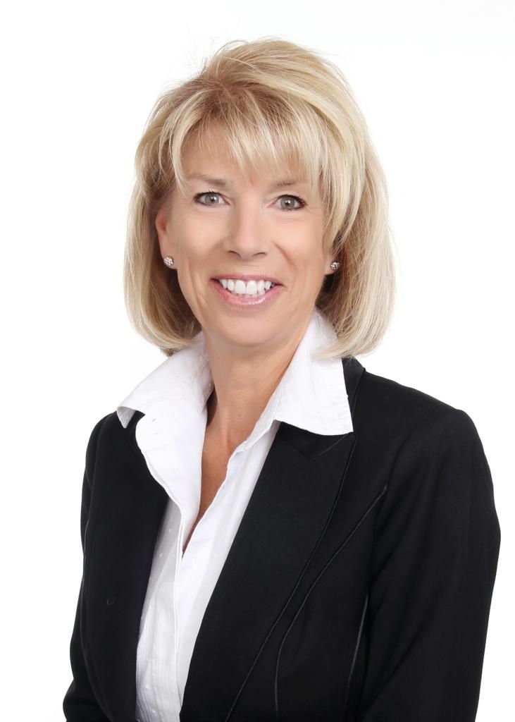 Linda Herold Head Shot