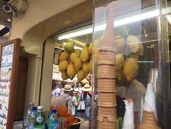 photo Limoncello in Capri_zpsskhizobz.jpg