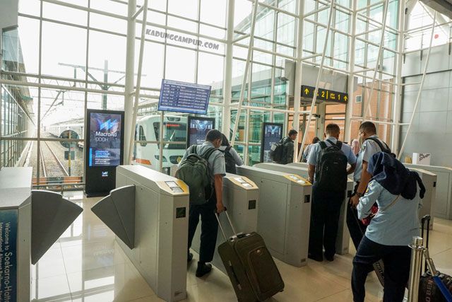 masuk kereta bandara soekarno hatta - kadungcampur